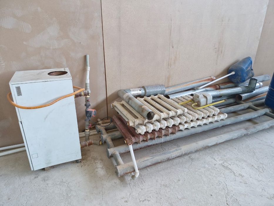 Продам отопление с котлом га 160 кв м. Цена: 180 000 тг.