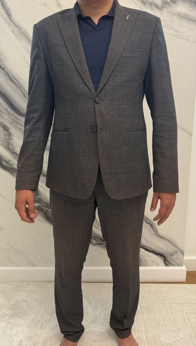 Мужской брючный костюм-тройка 52 размера