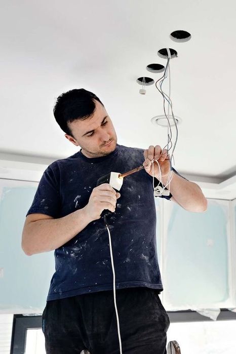 Услуга электрики недорого электрик на выезд