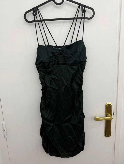 Рокли на Зара с етикети