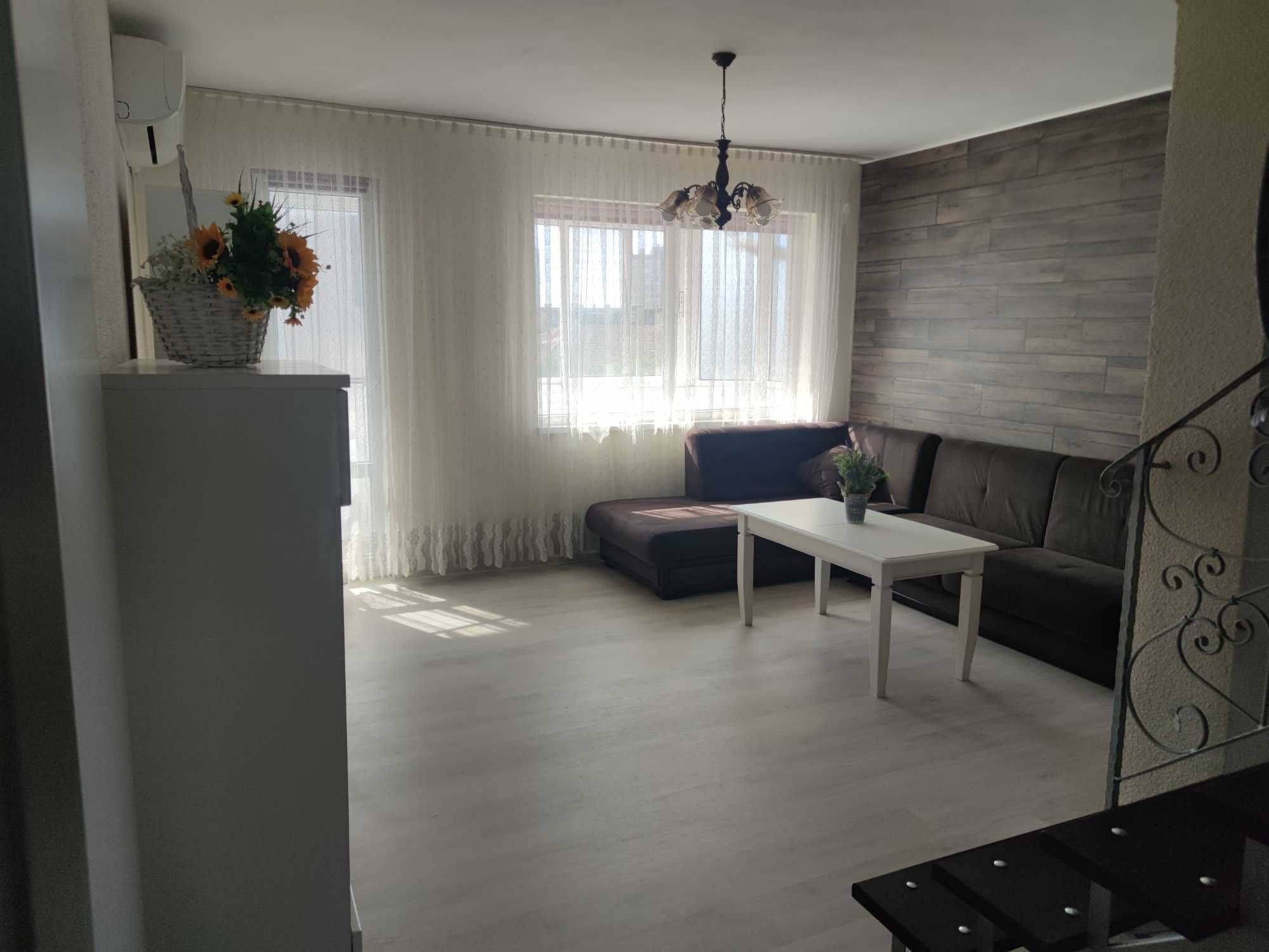 Продавам многостаен тип Мезонет - 210м2, до Колхозен Пазар