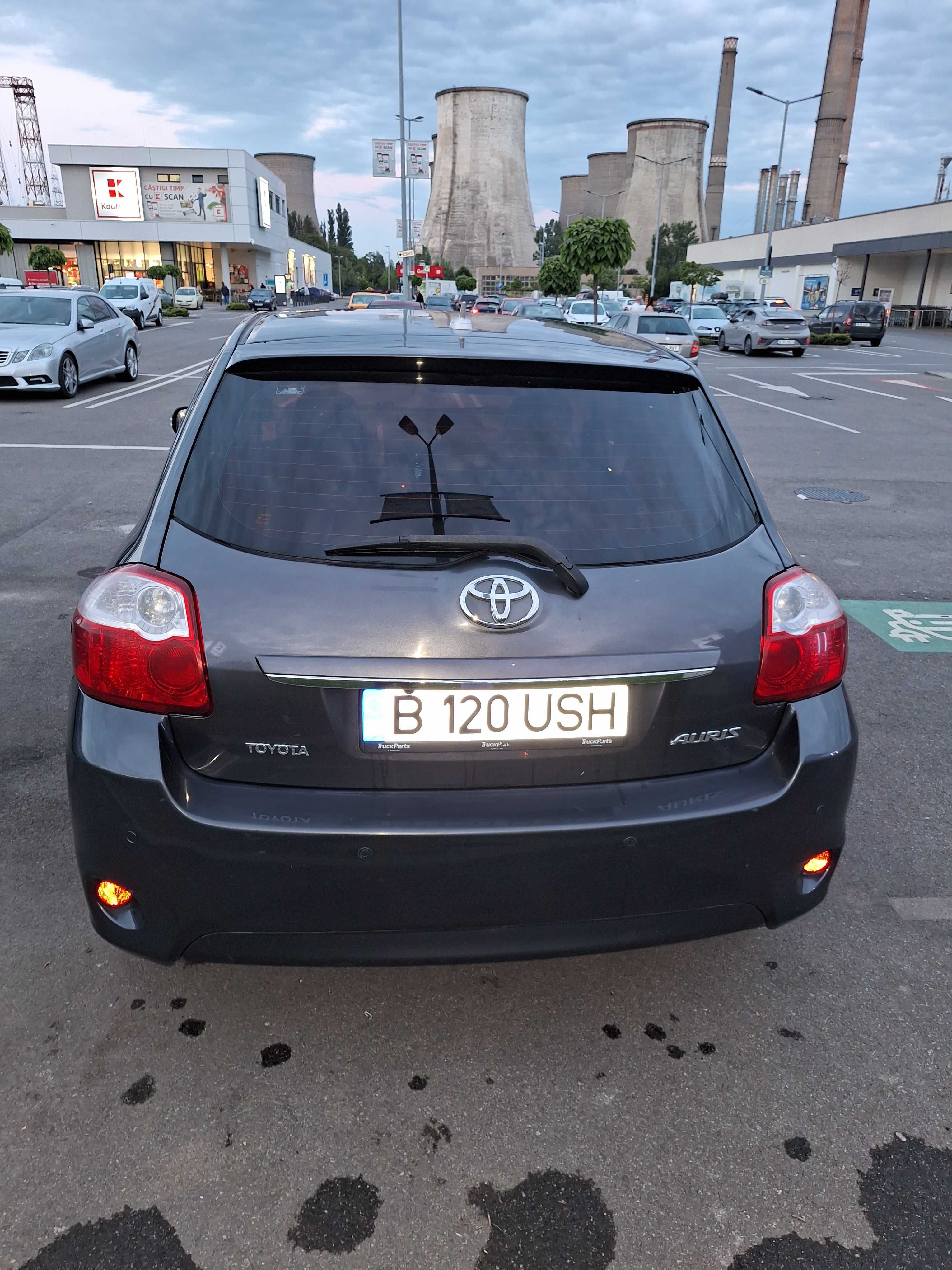 Toyota auris diesel 1.4 d4d 2010 facelift 6 viteze full alarma senzori