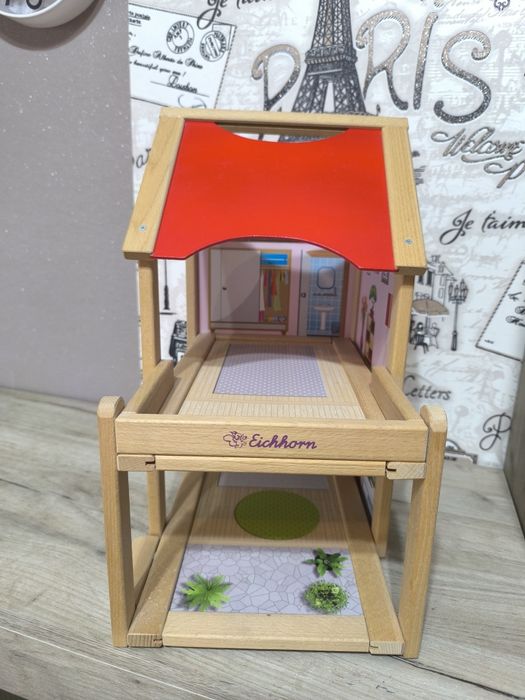 Дървена къща Eichhorn, с допълнително дървени мебели и много кукли