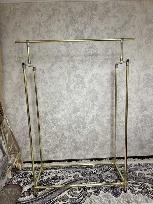 Вешалки золотые напольные грузоподьёмность 80кг вешилка vishilka