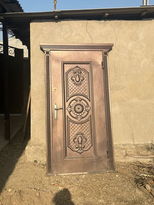 Продаю железный дверь