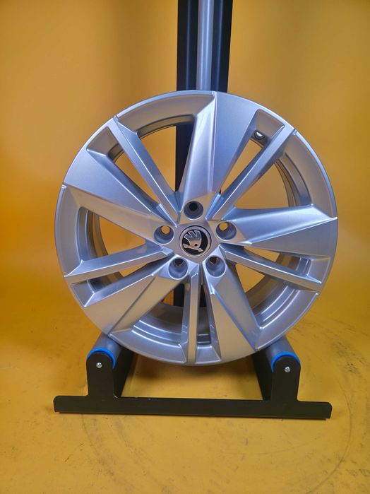 1 Janta Aliaj 5x112 17'' 7J ET 45 - NOUA OEM Skoda Karoq COD 57A601025