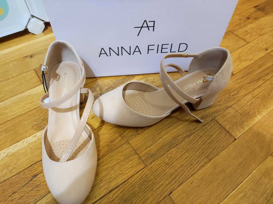 Комплект обувки и чанта