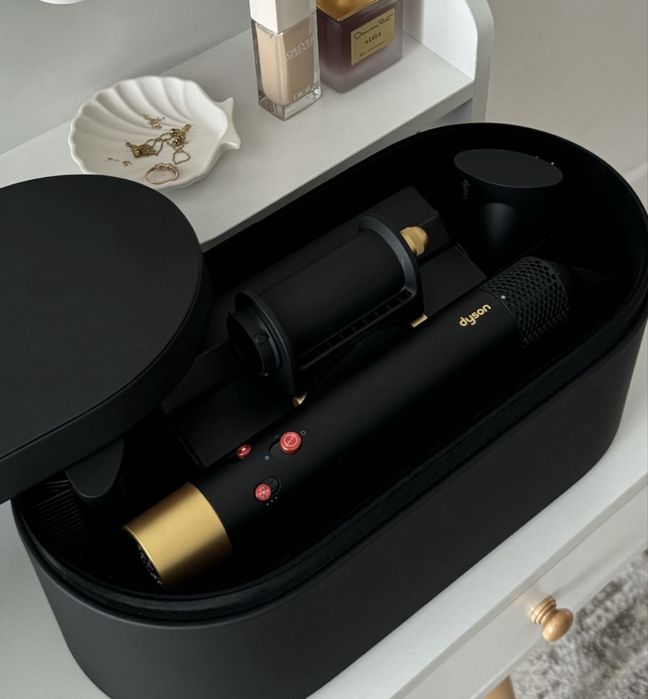Dyson стайлер long срочно продам