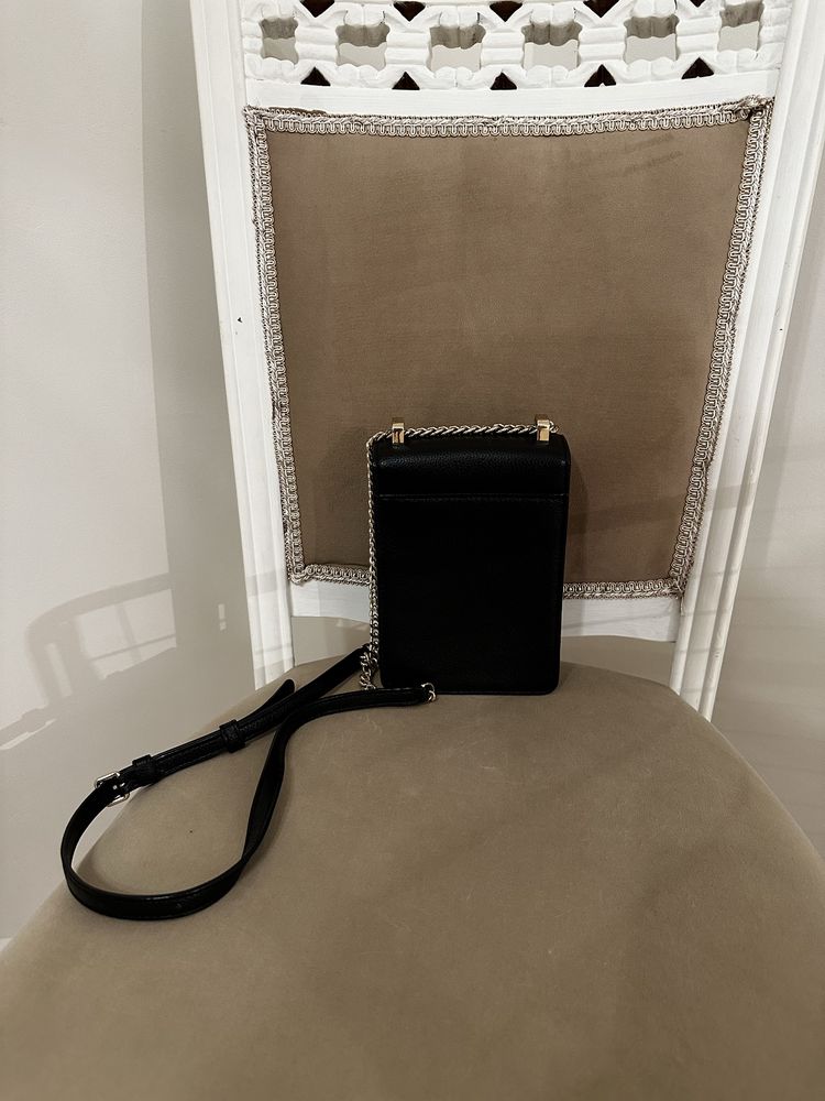 Продам сумку кожанную DKNY