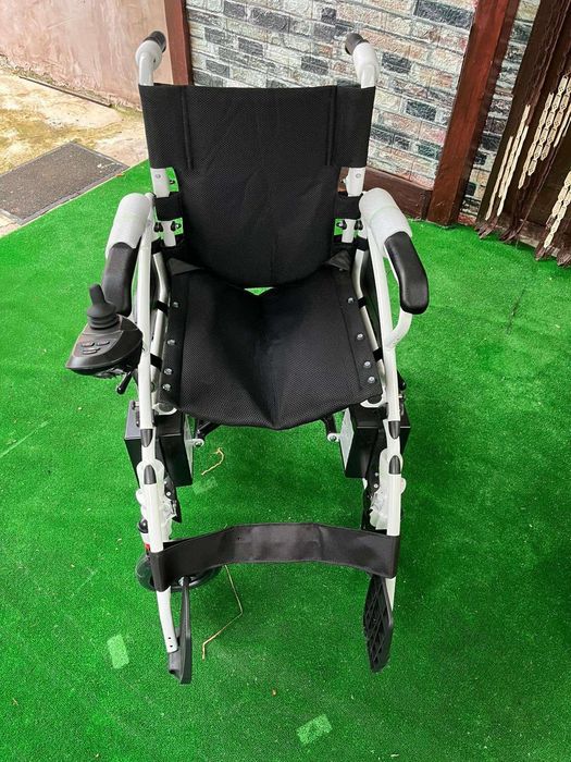 Cărucior electric pentru persoane cu dizabilități