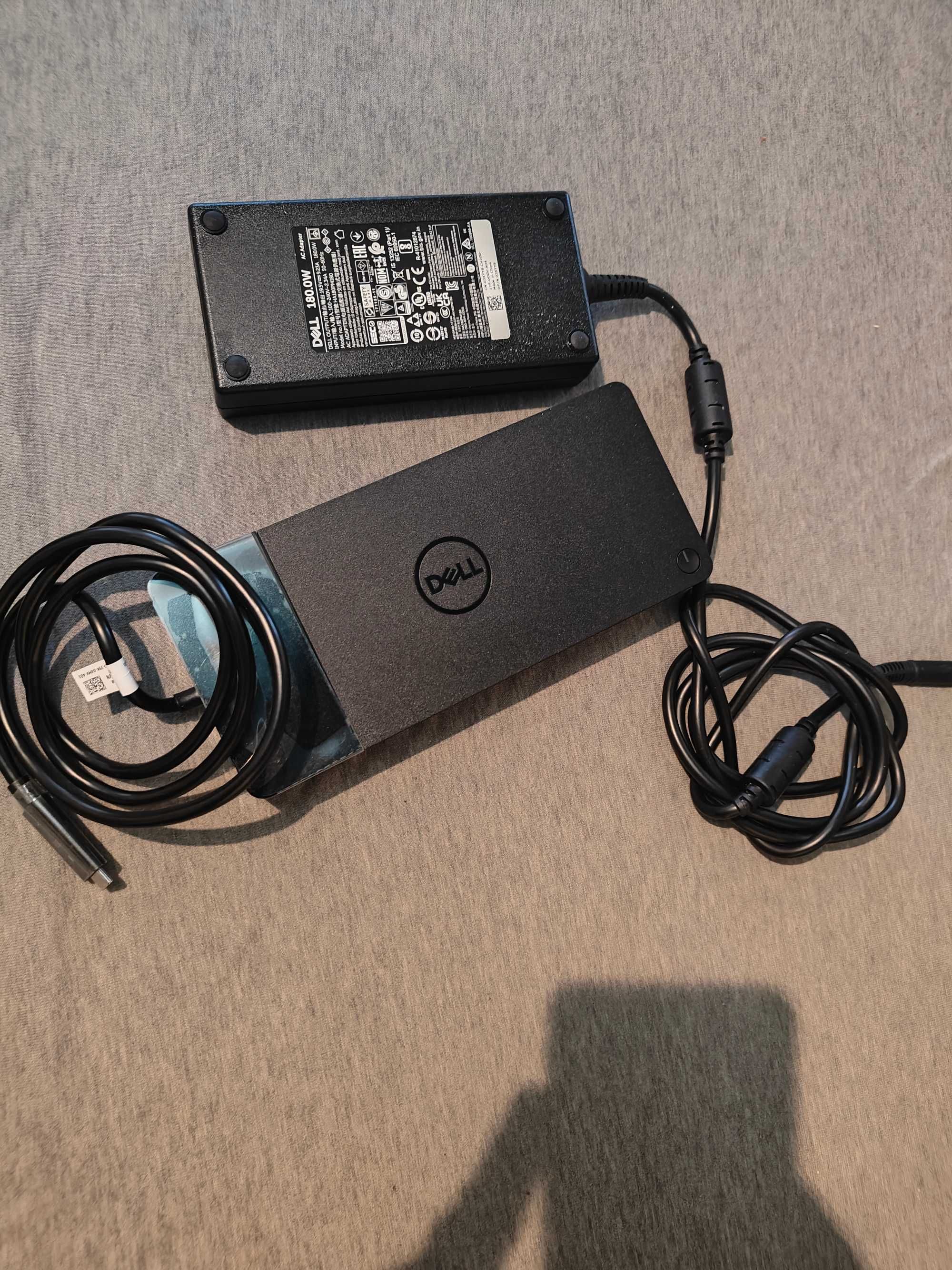 Dell docking station WD19S noua