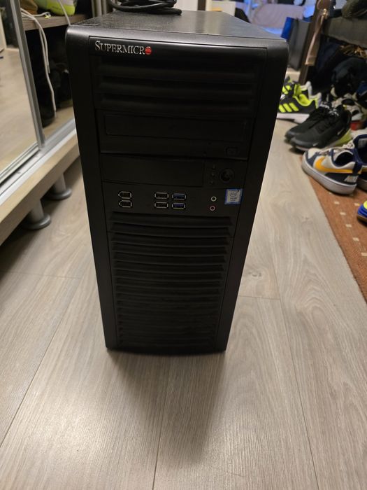 Statie grafica SUPERMICRO