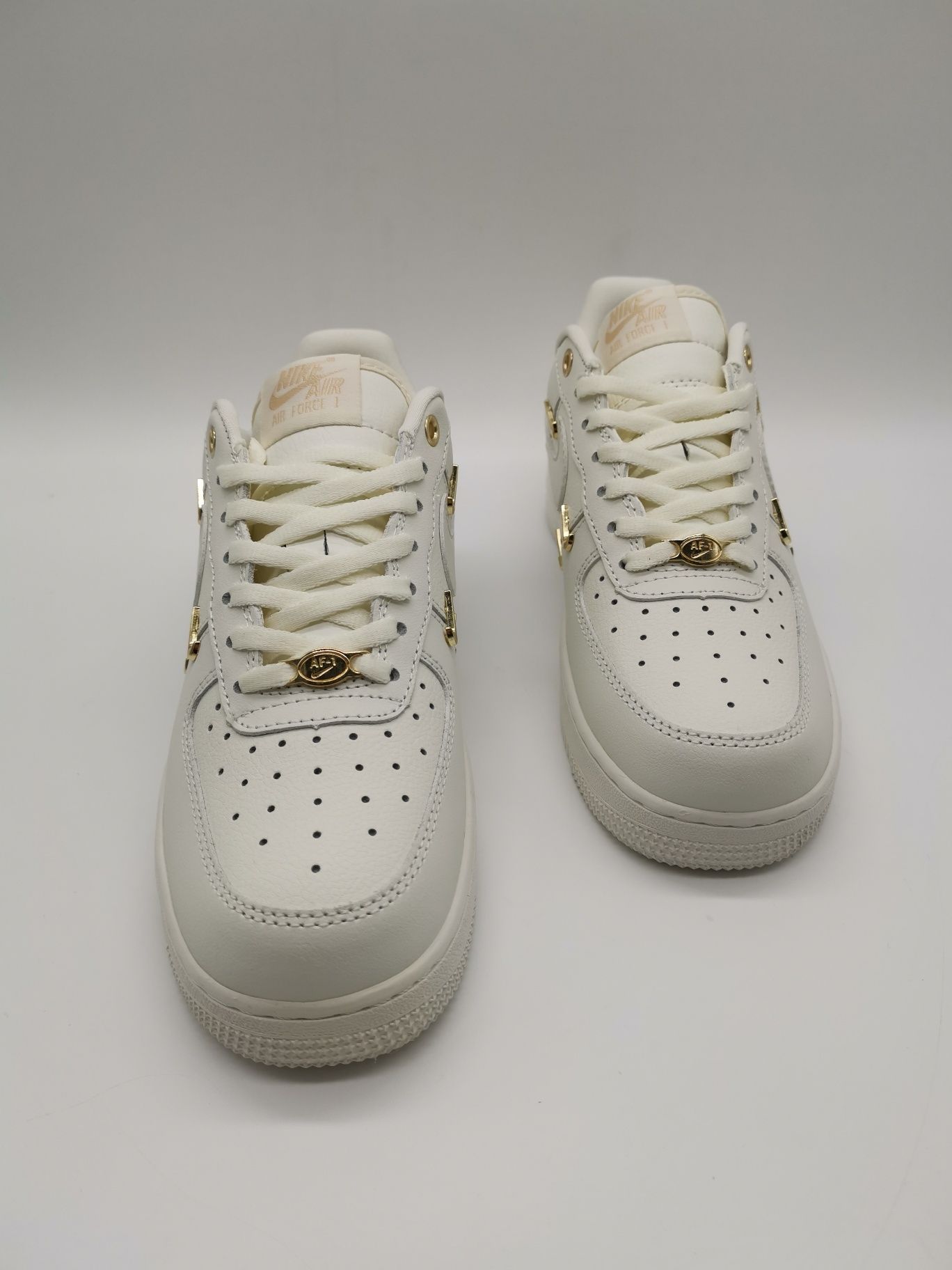 Nike Air Force 1 07 LX