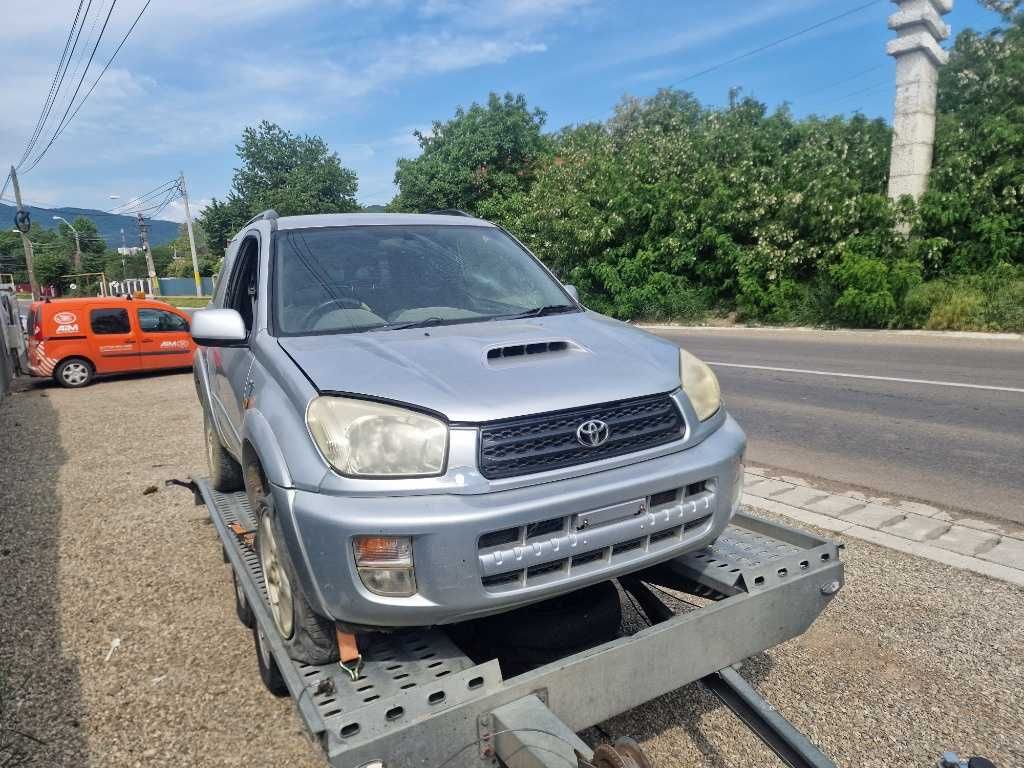 Dezmembrez Toyota Rav 4 2.0 diesel an 2004 2 uși