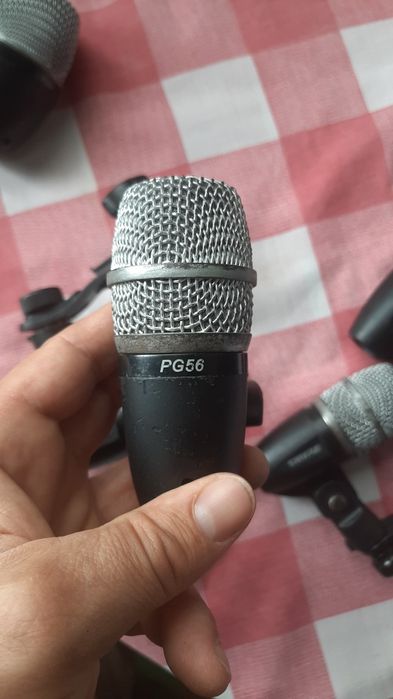 Микроони за барабани SHURE с държачи