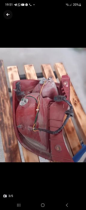 Задний правый фонарь