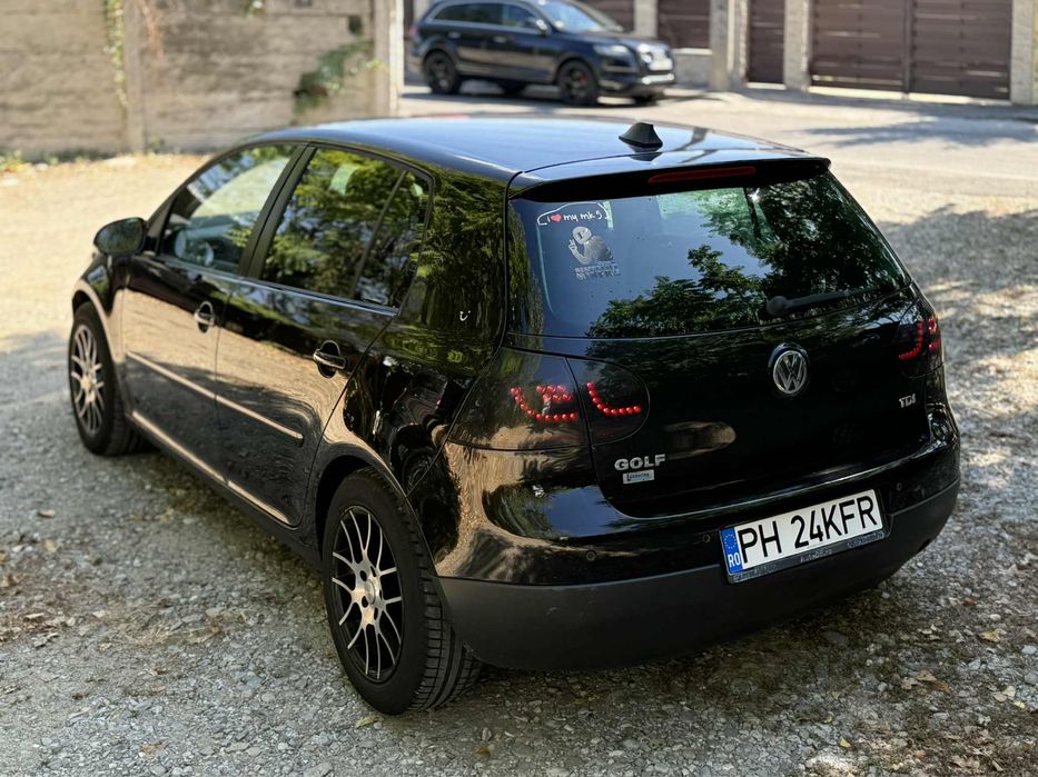 Golf 5 2007 vand sau schimb