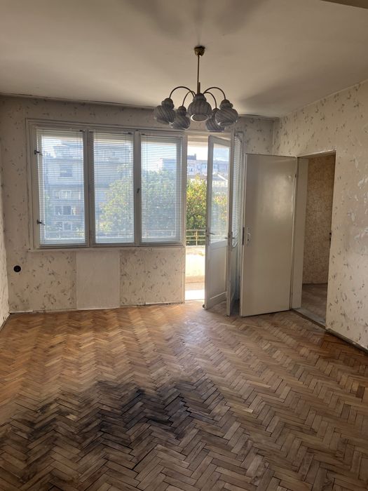 Продава се Четиристаен апартамент в Варна, Базар Левски - 98 кв.м за 1776 €/кв.м - Снимка #3