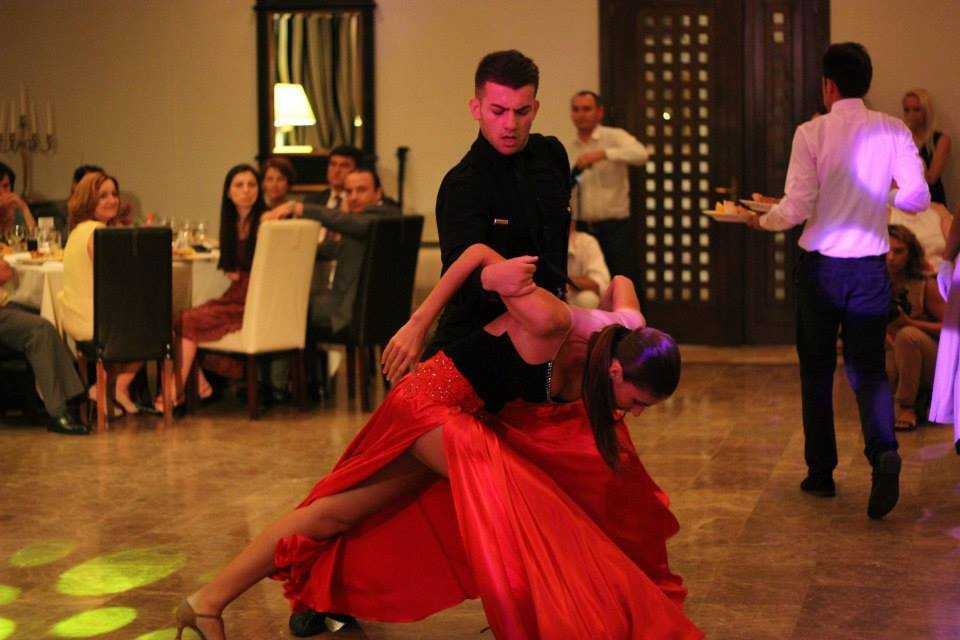 Cursuri de dans pentru dansul mirilor/ cursuri de dans particulare