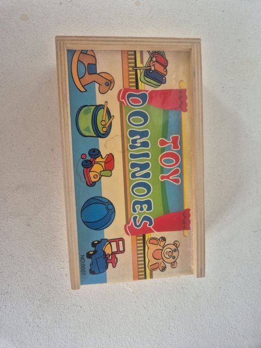 Vand 4 jocuri DOMINO, 28 piese