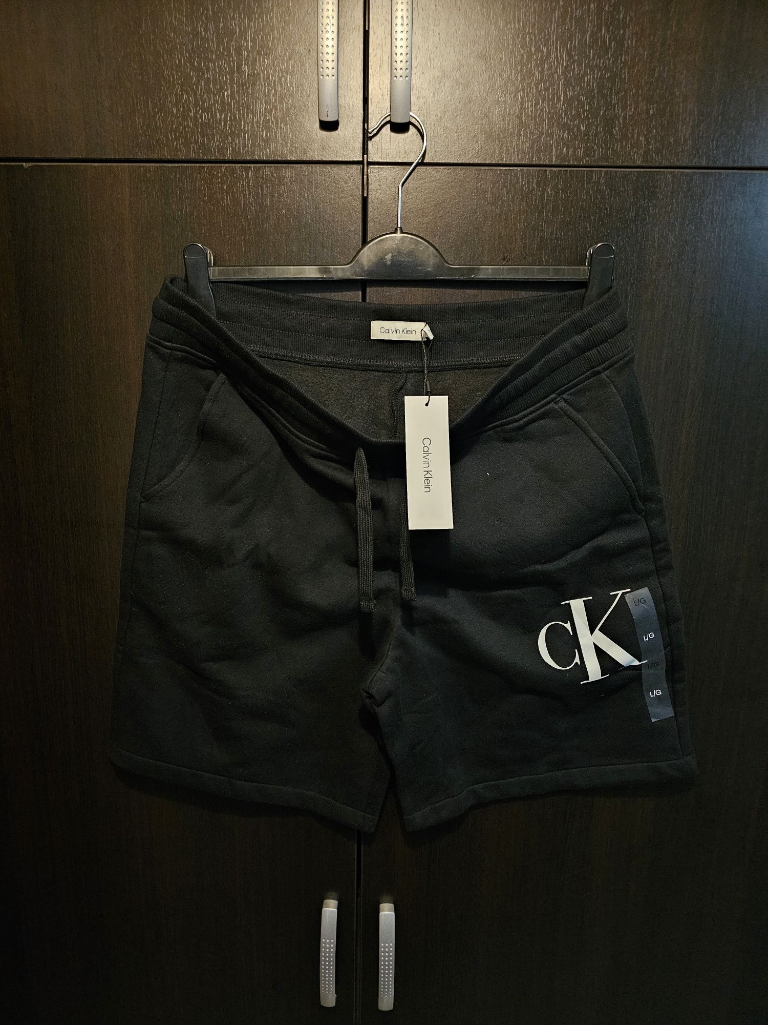 pantaloni scurti