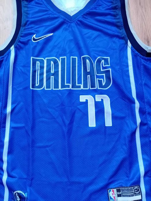 Чисто нов оригинален екип на Dallas Mavericks - Luka Doncic