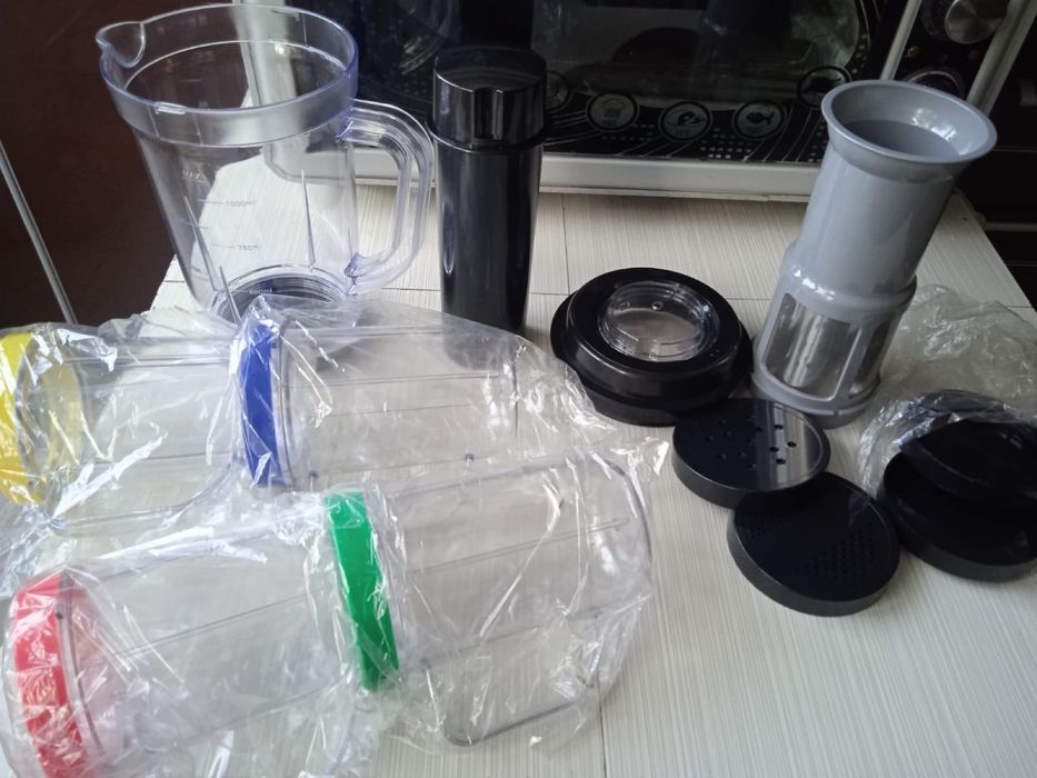 Magic bullet, измельчитель, запасные предметы совершенно новые
