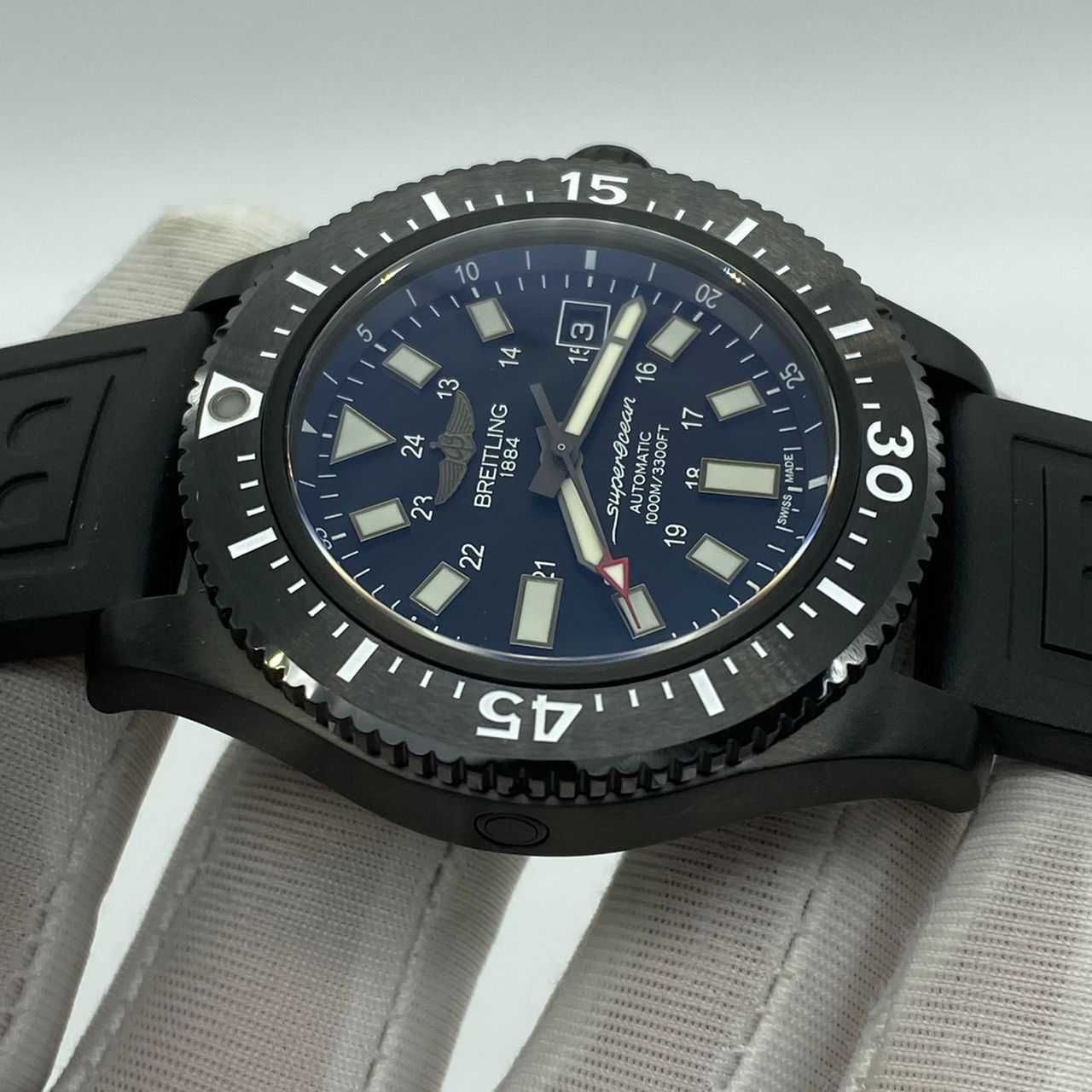 BREITLING Superocean 44 Special Blacksteel with black Diver Pro 3