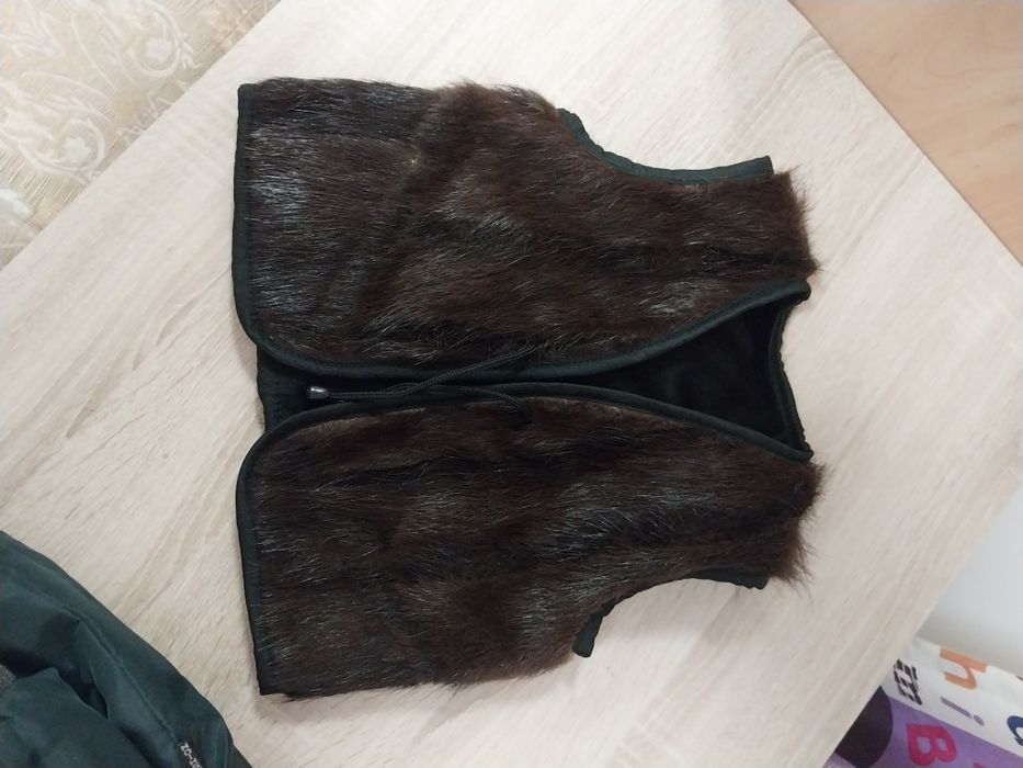 Продам детские норковые жилетки