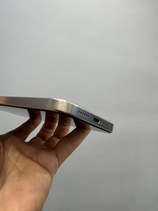 iPhone 15 pro max Natural Titanium 512gb