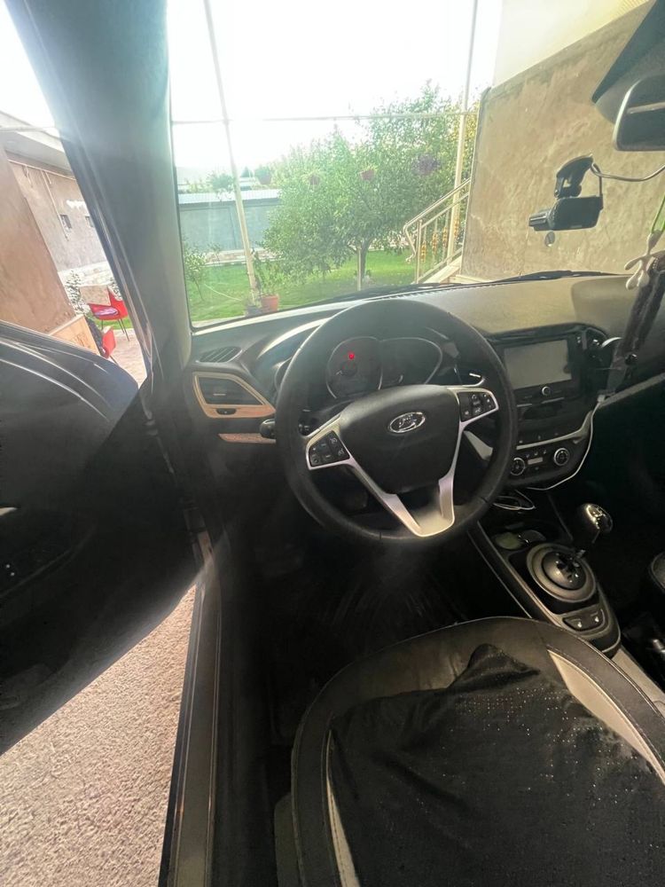 Lada vesta cros 2019