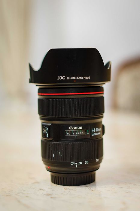Vand Canon 24-70 f/2.8 var II - stare excelenta
