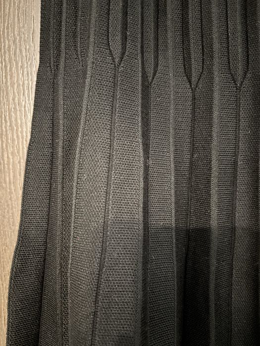 Черна плетена пола