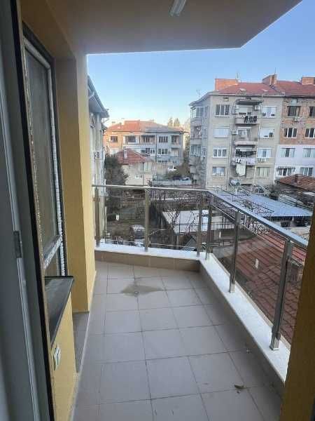 Продава се Тристаен апартамент в Асеновград - 103 кв.м за 1250 €/кв.м - Снимка #1