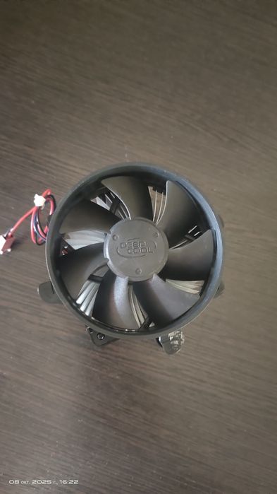 Кулер DeepCool Б/У отлично состояние  все крепления