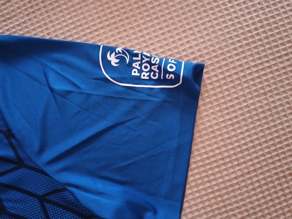 Продавам оригинална фланелка на Ф.К. Левски София-2XL