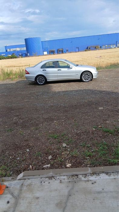 Mercedes Benz C200 122cp w203