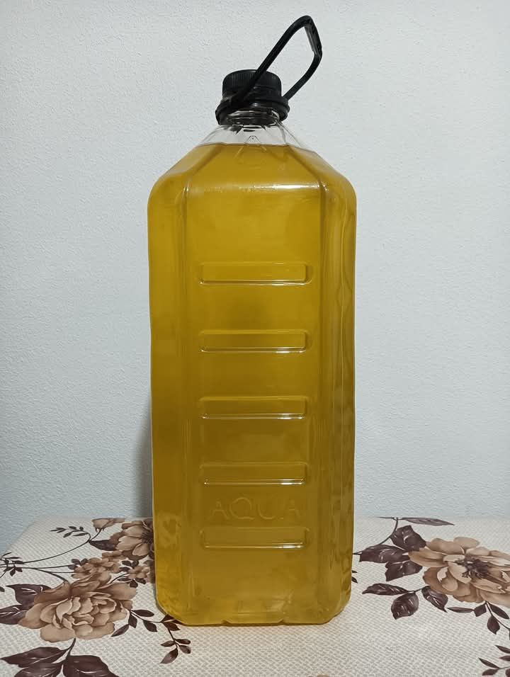 Ulei de floarea soarelui presat la rece