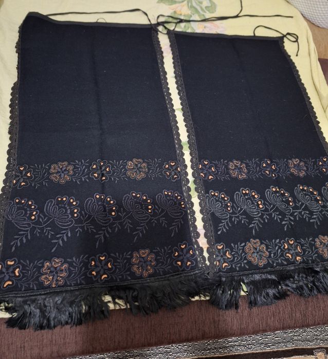 Vând  catrinte  naționale  perfect  întreținute de peste 70 ani