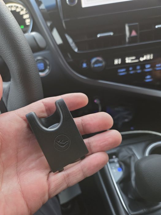 Заглушка детского кресла камри тойота 70ка 75 ка