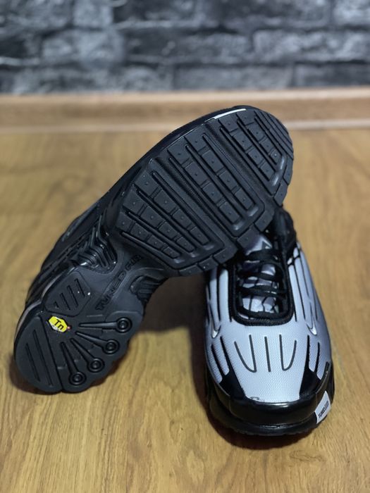 Adidasi Nike Tuned Air