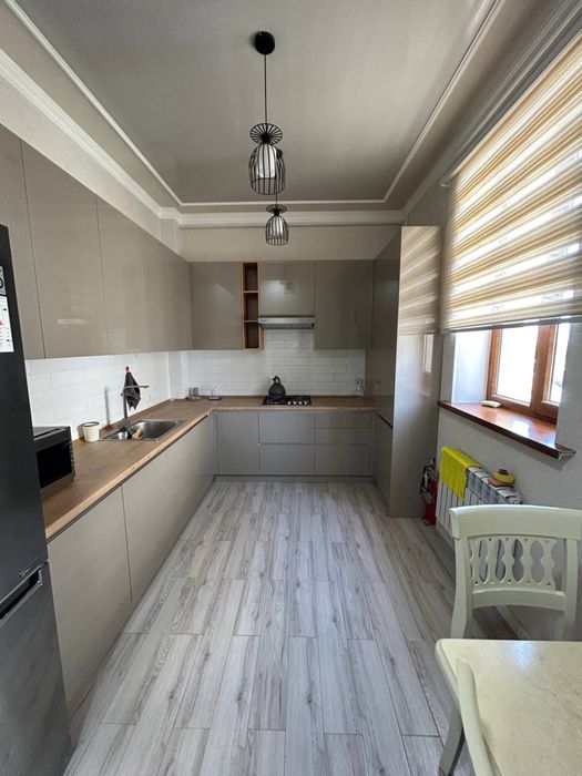 2в3/4/4 Чорсу метро! Цирк! Напротив бывшего магазина ГУМ