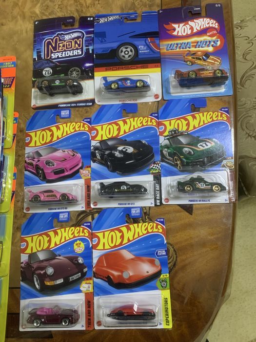 Масштабные модели автомобилей 1:64 hot wheels