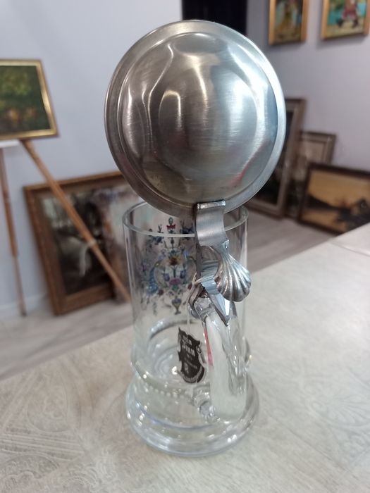 немска бирена халба (Seidel) с капак от калай