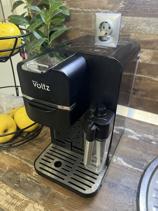 Кафемашина Voltz 8в1 с капсули,кана за мляко,функции Latte i Cappuccin