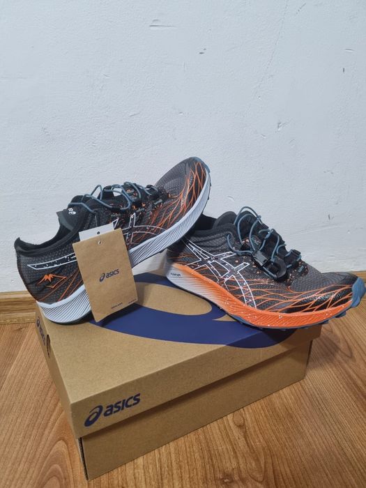 Adidasi / Pantofi sport Aasics noi