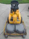 Tractoras tuns iarba