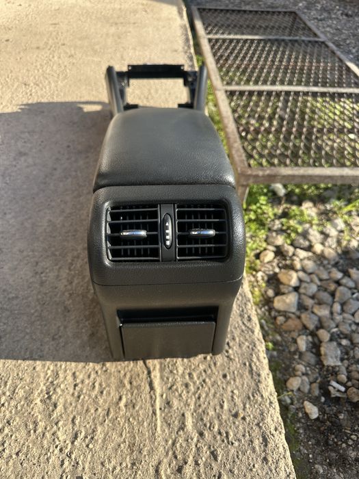 Подлакътник/Централна конзола за Мерцедес W203 C classe