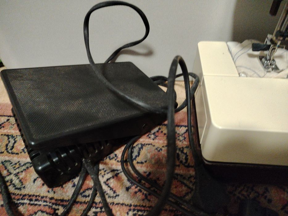 Masina de cusut pfaff  electric