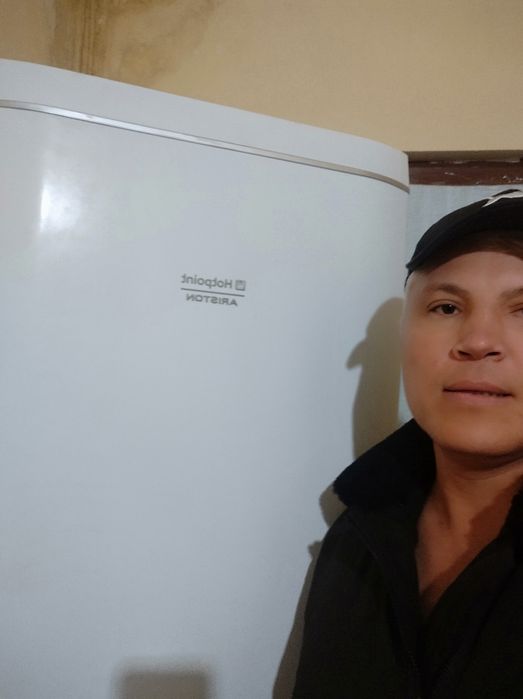 Холодильниклар сотилади